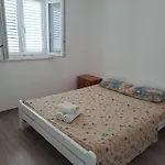 Nane Garden House With Heated Pool Mirce