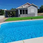 Nane Garden House With Heated Pool בית נופש *