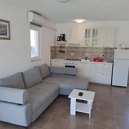 Nane Garden House With Heated Pool *