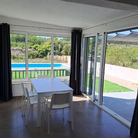 Nane Garden House With Heated Pool