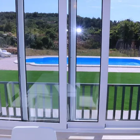 Nane Garden House With Heated Pool Holiday home